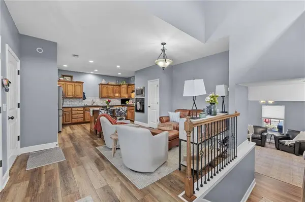 161 S Whilshire DR, Tonganoxie, KS 66086