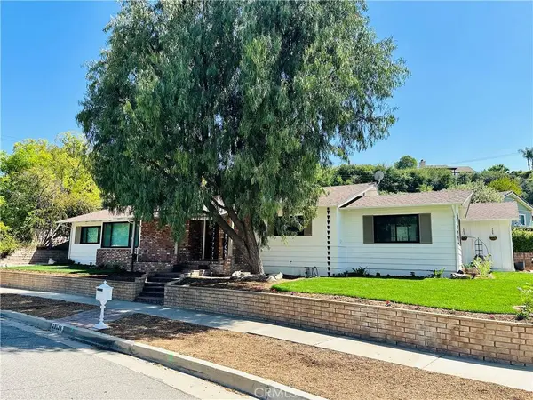 23626 Neargate, Newhall, CA 91321