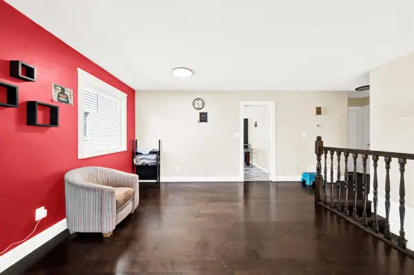 12712 113a AVE, Surrey, BC V3V 3N4