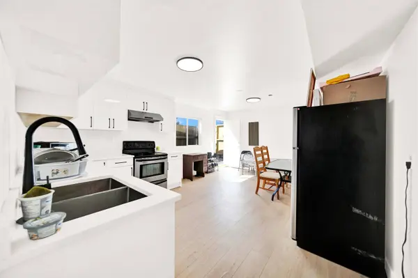 12712 113a AVE, Surrey, BC V3V 3N4