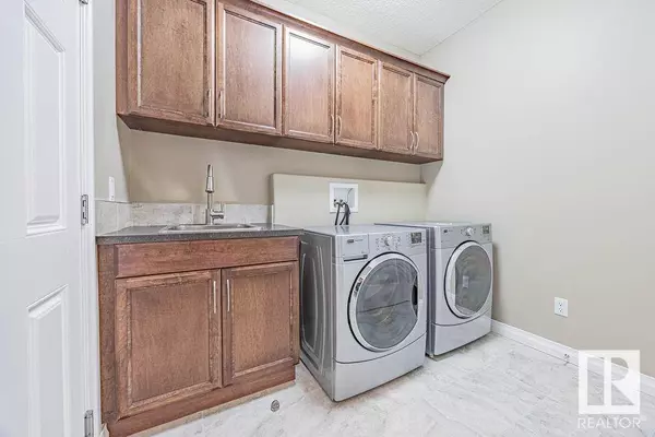 3833 AGAR GREEN GR SW, Edmonton, AB T6W 0W9