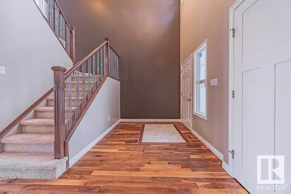 3833 AGAR GREEN GR SW, Edmonton, AB T6W 0W9