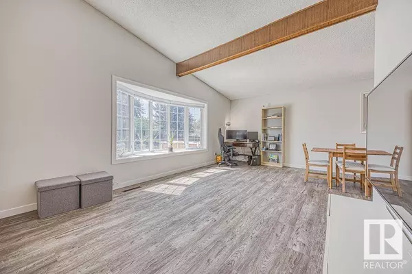 5204 109 ST NW, Edmonton, AB T6H 3A4