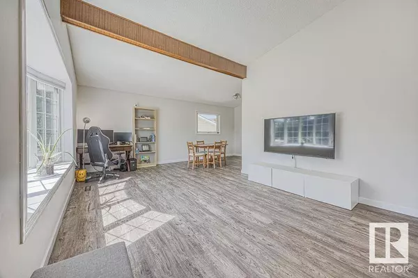 5204 109 ST NW, Edmonton, AB T6H 3A4