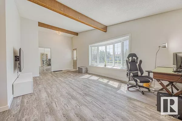 5204 109 ST NW, Edmonton, AB T6H 3A4