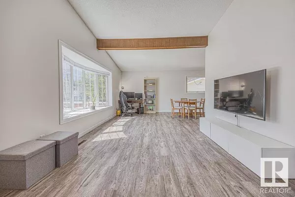 5204 109 ST NW, Edmonton, AB T6H 3A4