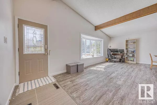 5204 109 ST NW, Edmonton, AB T6H 3A4