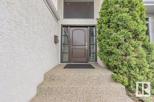 11564 15 AV NW, Edmonton, AB T6J 7C9