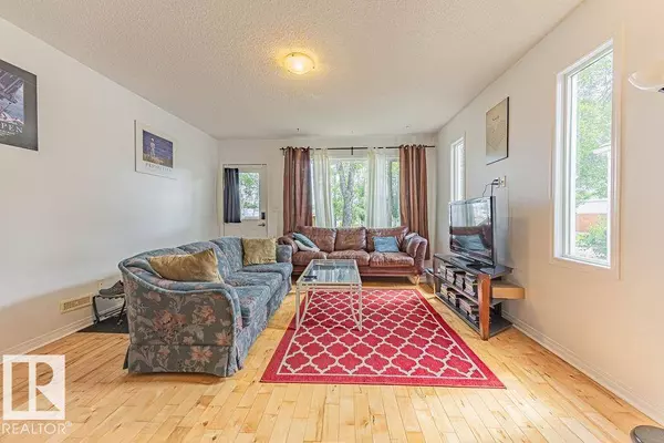 11606 67 ST NW, Edmonton, AB T5B 1L8