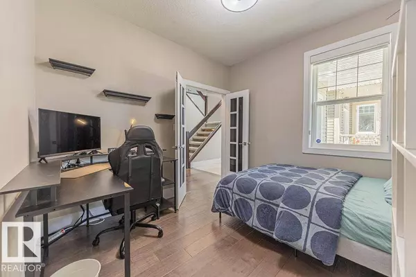 4136 CHARLES LINK LI SW, Edmonton, AB T6W 0Z5