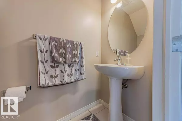 #66 7503 GETTY GATE GA NW, Edmonton, AB T5T 4S8