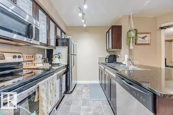 #310 12025 22 AV SW, Edmonton, AB T6W 2Y1