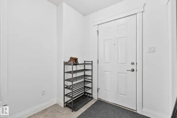 10813 66 AV NW, Edmonton, AB T6H 1Y1