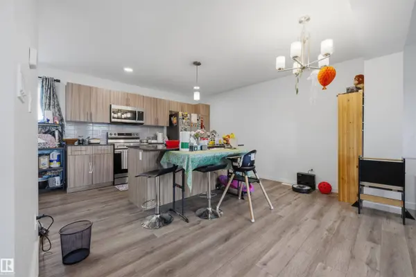1246 ASTER BV NW, Edmonton, AB T6T 2N8