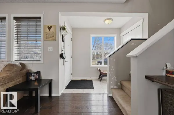 4618 TURNER SQUARE SQ NW, Edmonton, AB T6R 3H3