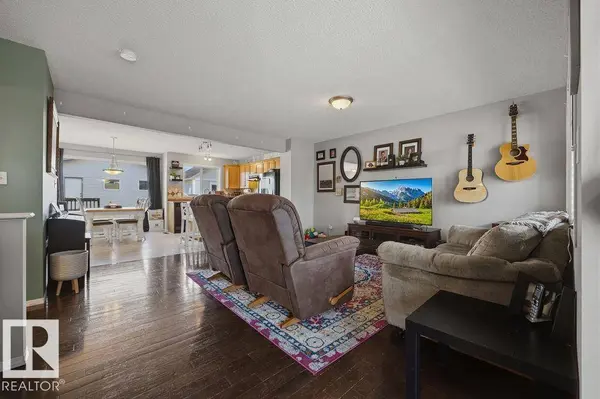 4618 TURNER SQUARE SQ NW, Edmonton, AB T6R 3H3