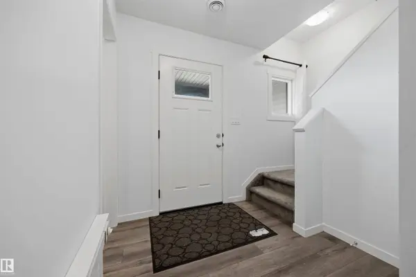 1246 ASTER BV NW, Edmonton, AB T6T 2N8
