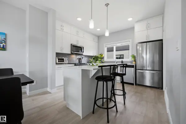 1119 KESWICK DR SW, Edmonton, AB T6W 4B6