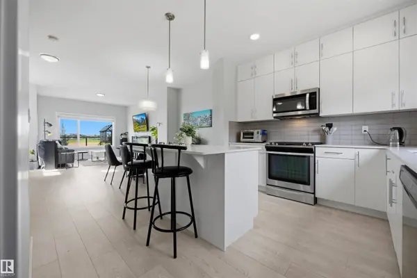 1119 KESWICK DR SW, Edmonton, AB T6W 4B6