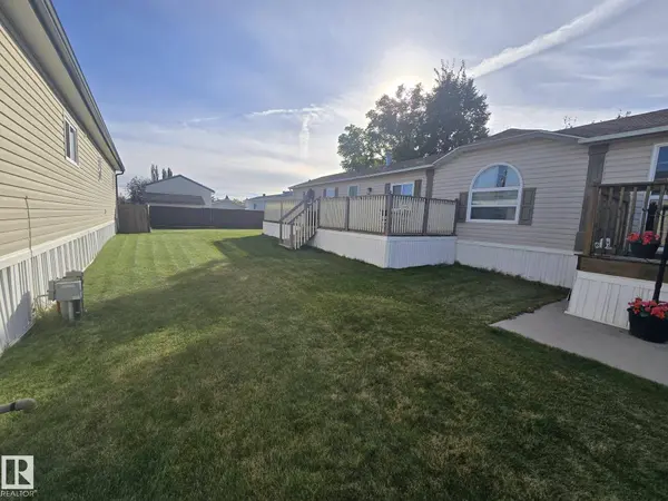 3213 Lakewood Close NW NW, Edmonton, AB T5S 1T5