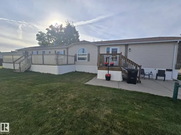 3213 Lakewood Close NW NW, Edmonton, AB T5S 1T5