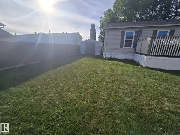 3213 Lakewood Close NW NW, Edmonton, AB T5S 1T5