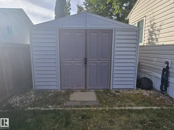 3213 Lakewood Close NW NW, Edmonton, AB T5S 1T5