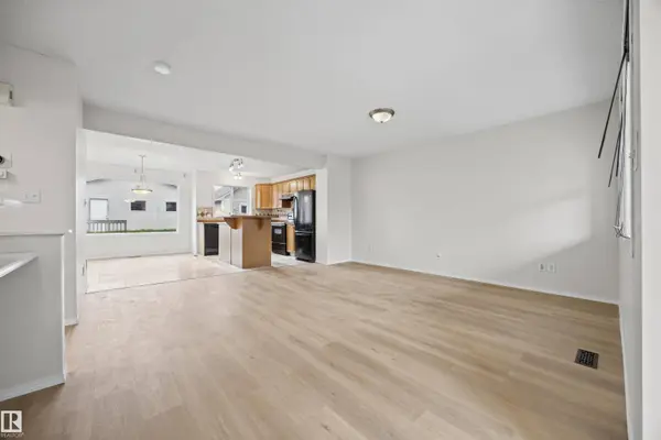 4618 TURNER SQUARE SQ NW, Edmonton, AB T6R 3H3