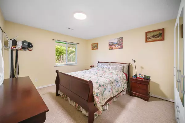 9364 152nd Street ST, Surrey, BC V3R 4G2