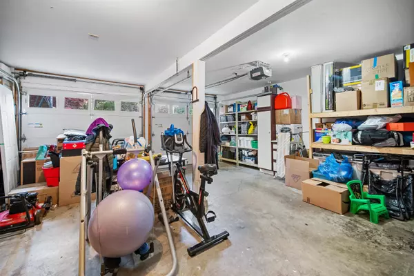 9364 152nd Street ST, Surrey, BC V3R 4G2