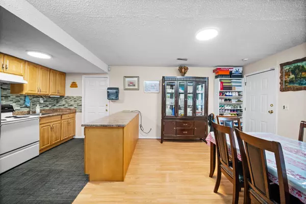 9364 152nd Street ST, Surrey, BC V3R 4G2