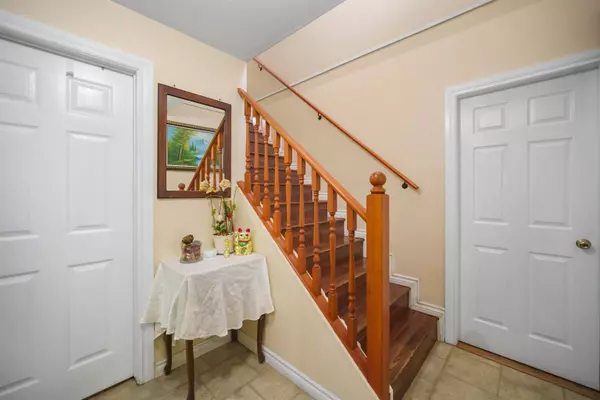 9364 152nd Street ST, Surrey, BC V3R 4G2