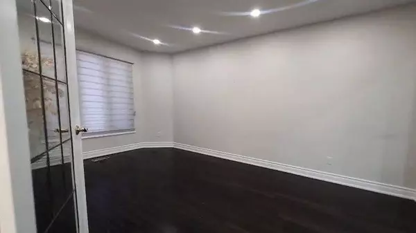 44 Andy CRES, Vaughan, ON L4H 1C5