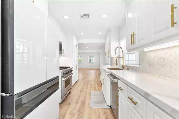 5400 Columbus AVE, Sherman Oaks, CA 91411