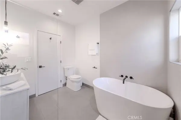 507 N Formosa, Los Angeles, CA 90036