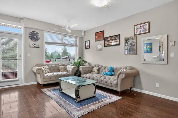 22858 Lougheed HWY #404, Maple Ridge, BC V2X 2V6