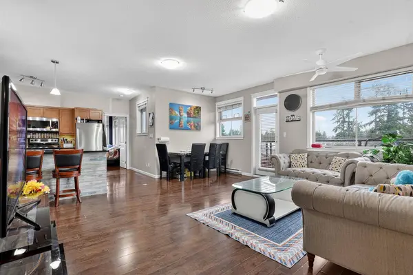 22858 Lougheed HWY #404, Maple Ridge, BC V2X 2V6