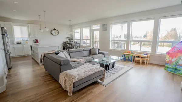 9279 Sitka PL, Chilliwack, BC V2P 8B6