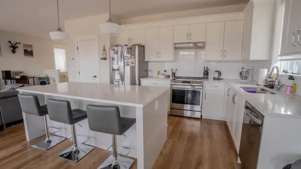 9279 Sitka PL, Chilliwack, BC V2P 8B6