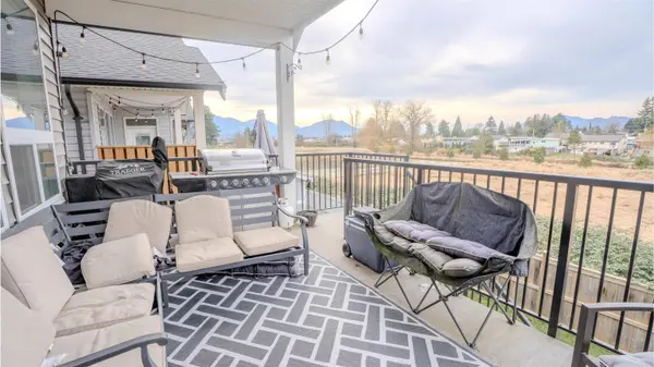 9279 Sitka PL, Chilliwack, BC V2P 8B6