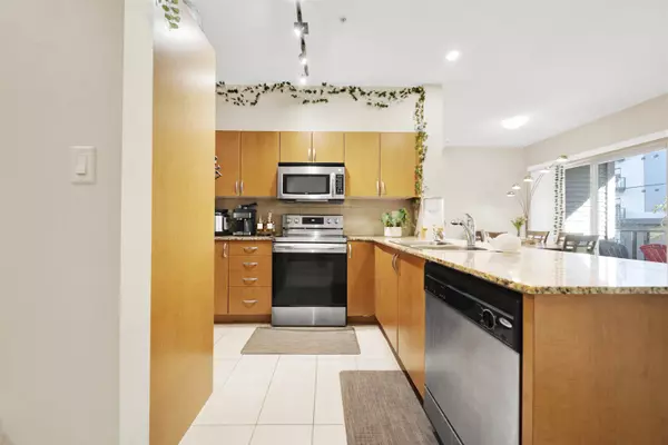 13789 107a AVE #309, Surrey, BC V3T 0B8