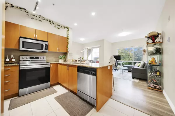 13789 107a AVE #309, Surrey, BC V3T 0B8