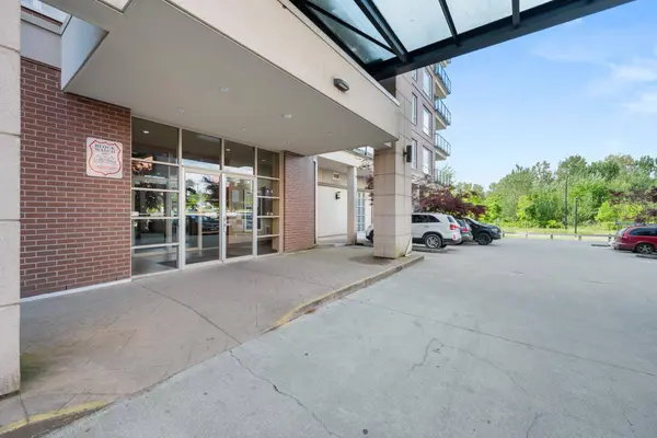 14333 104 AVE #303, Surrey, BC V3T 0E1