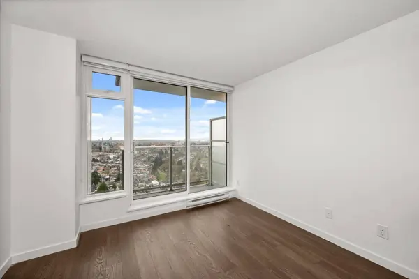 5665 Boundary RD #2810, Vancouver, BC V5R 0E4