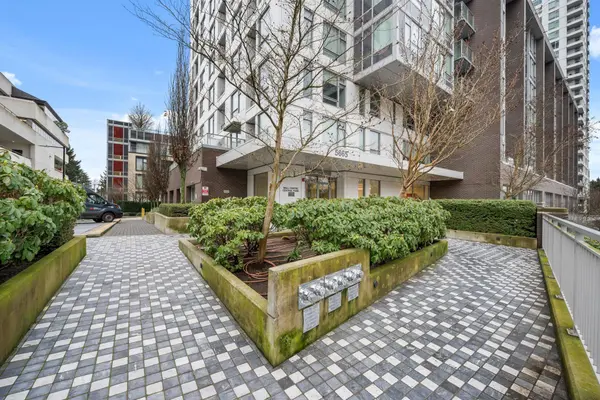 5665 Boundary RD #2810, Vancouver, BC V5R 0E4