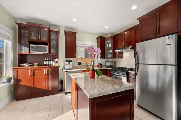720 W 68th AVE, Vancouver, BC V6P 2T9