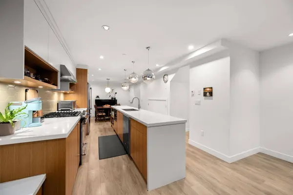 1452 E 20th AVE, Vancouver, BC V5N 2K6