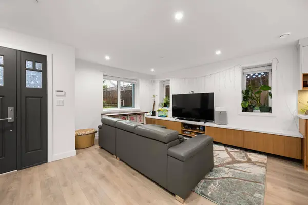 1452 E 20th AVE, Vancouver, BC V5N 2K6