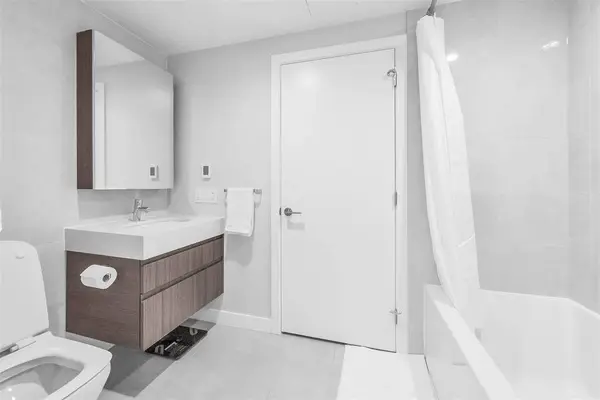 6463 Silver AVE #401, Richmond, BC V5H 0K4