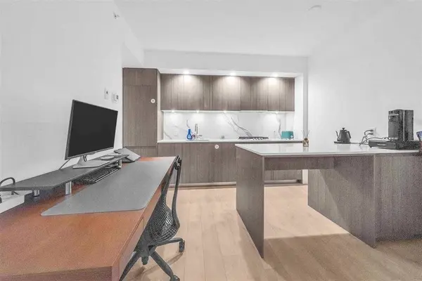 6463 Silver AVE #401, Richmond, BC V5H 0K4
